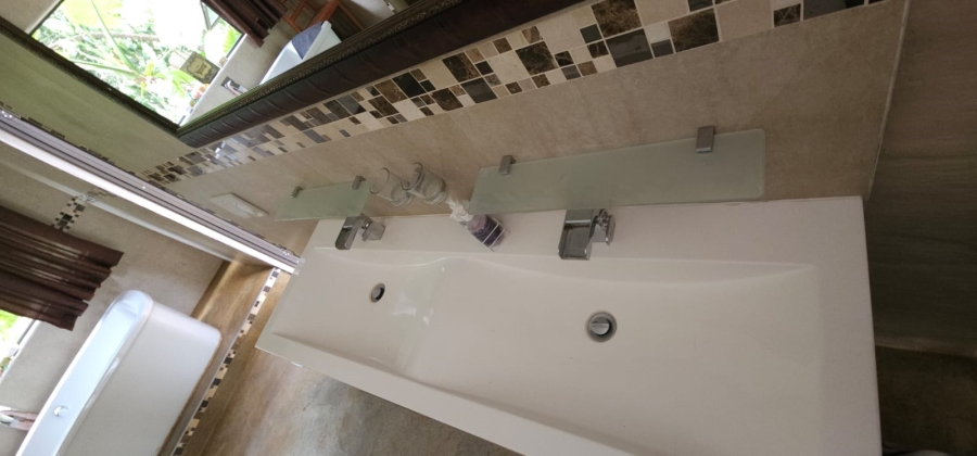 5 Bedroom Property for Sale in Mooinooi North West